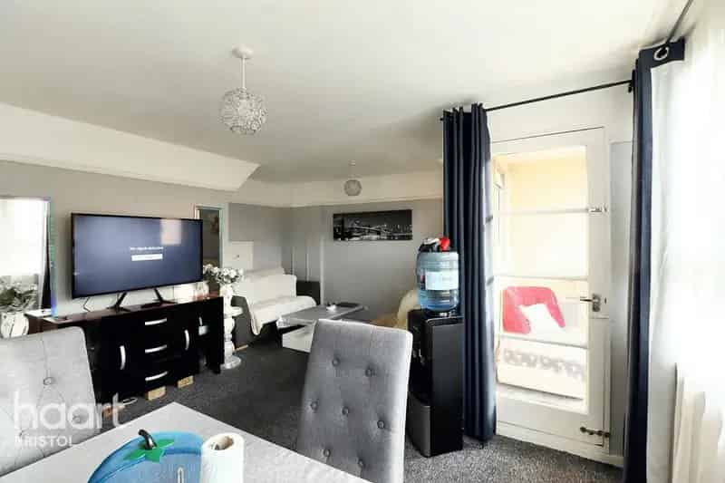 3 Bedroom Maisonette for Sale - No Sale No Fee