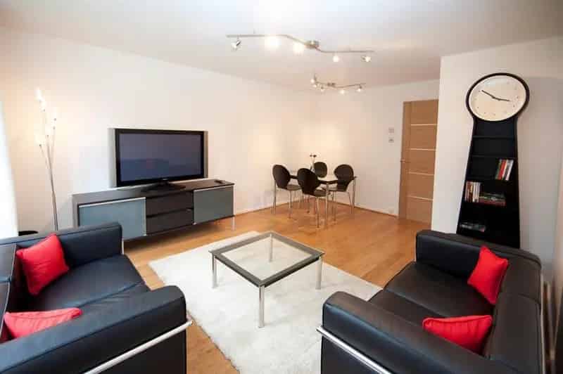 2 Bed Furnished Apartment Near Weston - Zero Deposit Guarantee