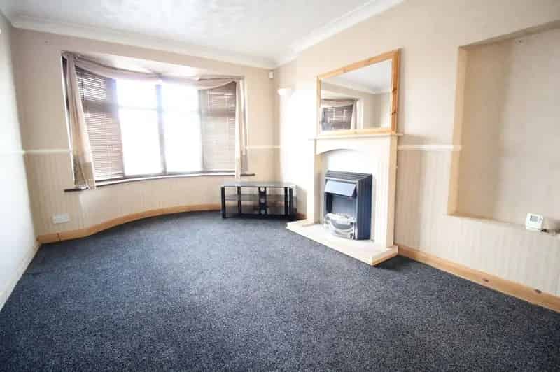 3 Bedroom Mid Terrace House for Sale