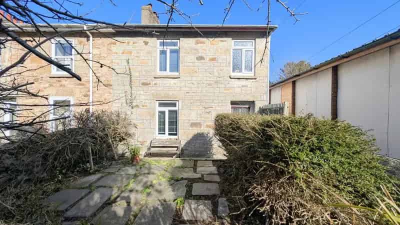 2 Bedroom End Terrace Cottage For Sale