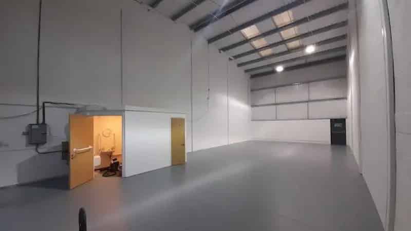 Warehouse Unit to Let Devonshire Business Park Basingstoke