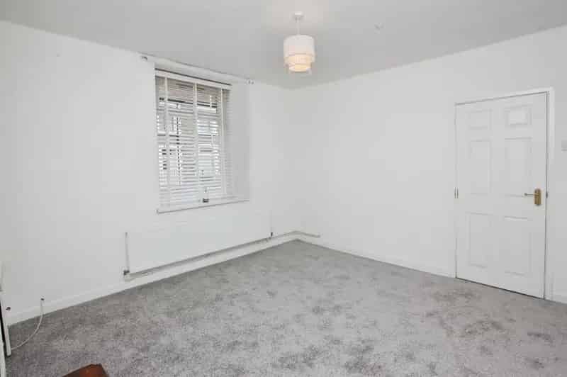 3 Bedroom End Terrace House For Sale