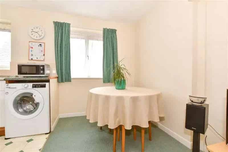 1 Bed Flat for Sale Sandown - First Time Buyer or Buy to Let