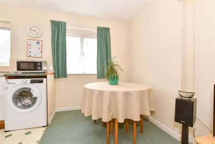 1 Bed Flat for Sale Sandown - First Time Buyer or Buy to Let