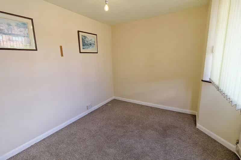 3 Bedroom Semi-Detached House to Rent