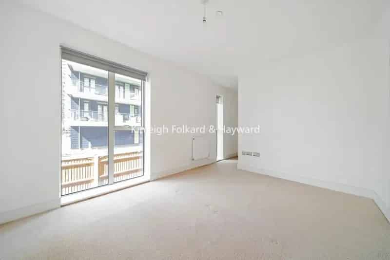 Two Bedroom Duplex Apartment Near Alperton Station