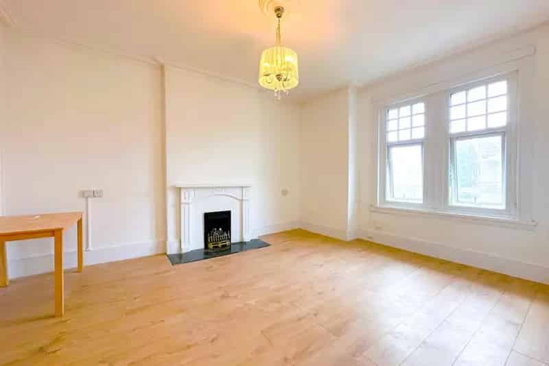One Double Bedroom Flat Forest Hill Available Now