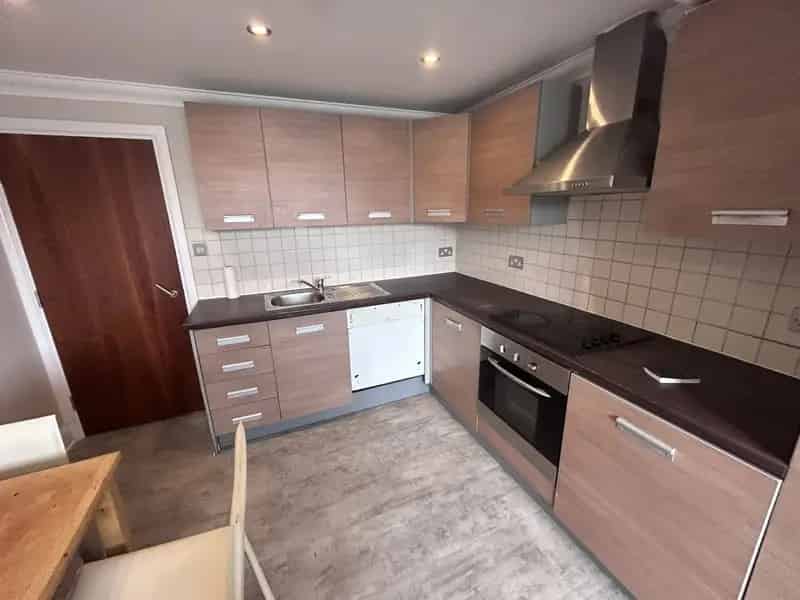Harrow Town Centre 2 Bed Flat Near Station Zero Deposit Available