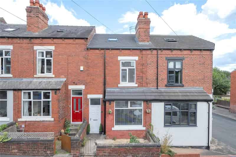 Fully Renovated 3-Bedroom House Near Meanwood Park