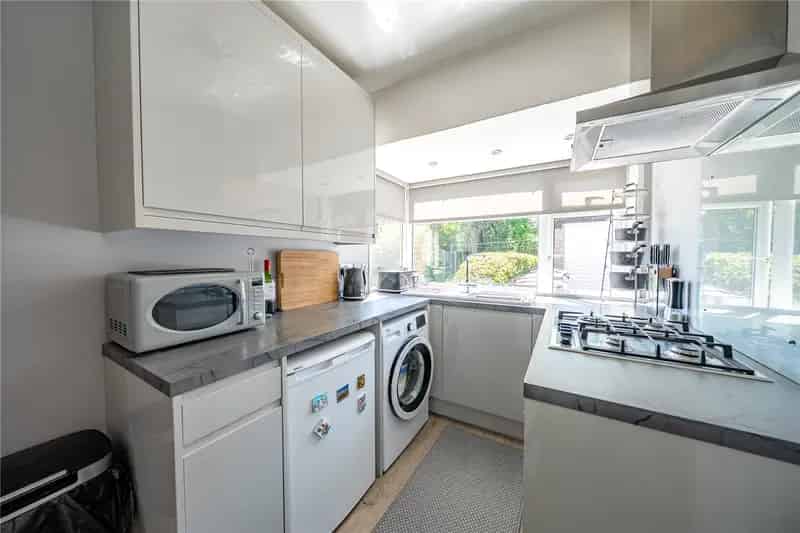 Three Bedroom Semi Detached House Near Easterly Road
