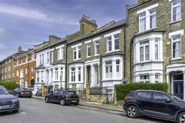 5 Bedroom Victorian Terraced House near Highbury Fields