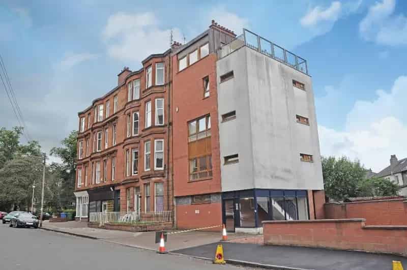 2 Bedroom Furnished Flat to Rent - Modern Duplex Apartment with Private Parking