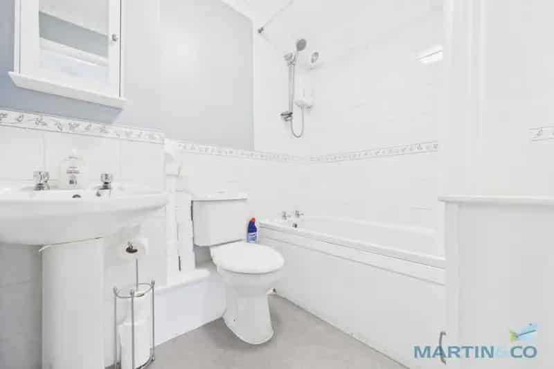 1 bedroom Flat
 To Rent