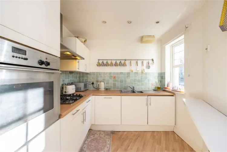 2 Bed Flat - Maindoor with 1 Reception Room