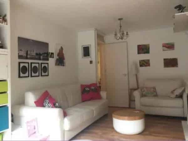 Lovely Light Family Home Near Amenities