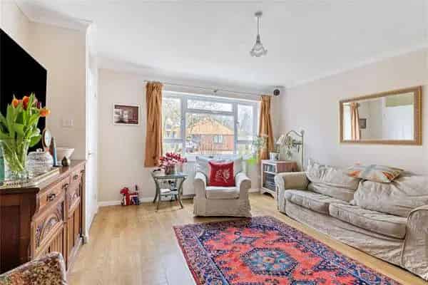 3 Bed Link Detached Home Marlow Buckinghamshire