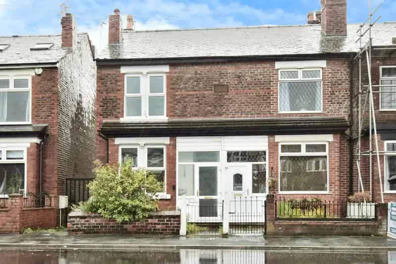 Two Bedroom End Terrace House Broadheath Altrincham