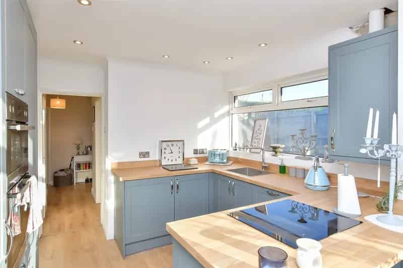 2 bedroom semi-detached bungalow for sale
