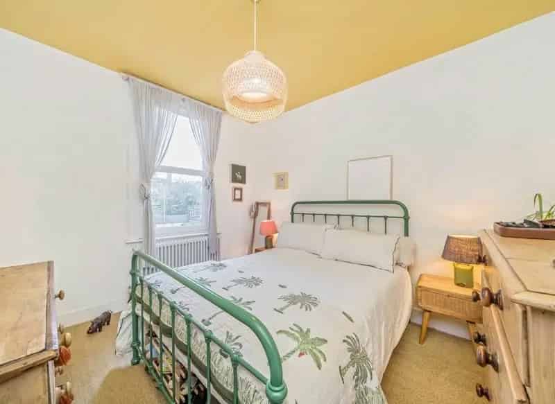 Spacious Victorian Flat in Camberwell with Brunswick Park Views