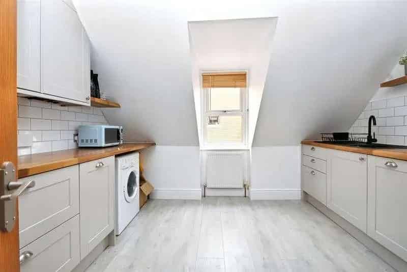 2 Bed Flat for Sale in Eastbourne Near Gildredge Park