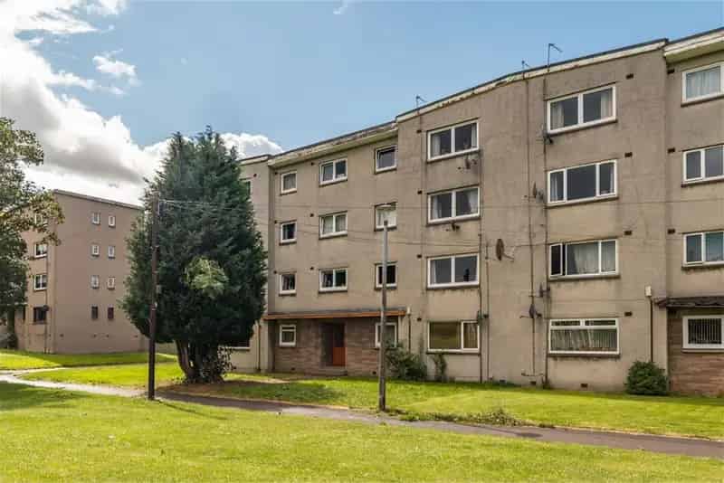 2 Bed Flat Corstorphine - Modern Bathroom, Parking