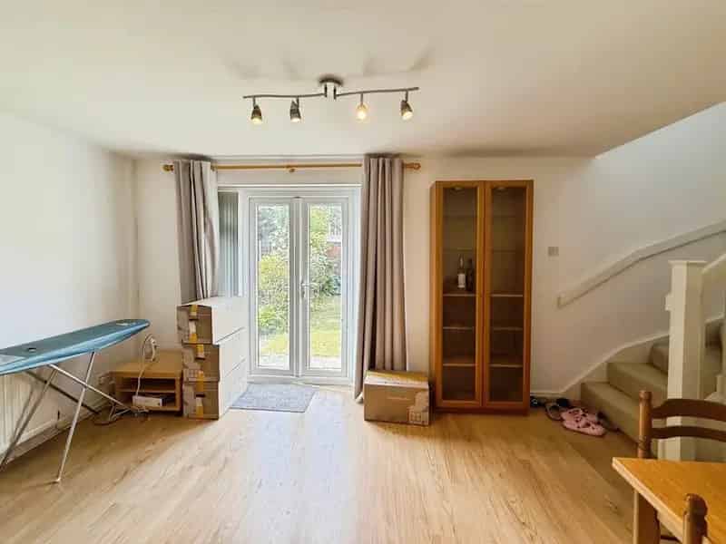 2 Bedroom Semi Detached House Cheshire CH2