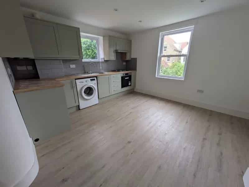 2 Bedroom Flat to Rent Folkestone Kent CT20