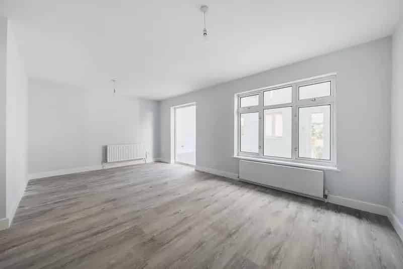 Spacious Four-Bedroom Family Home with Large Garden