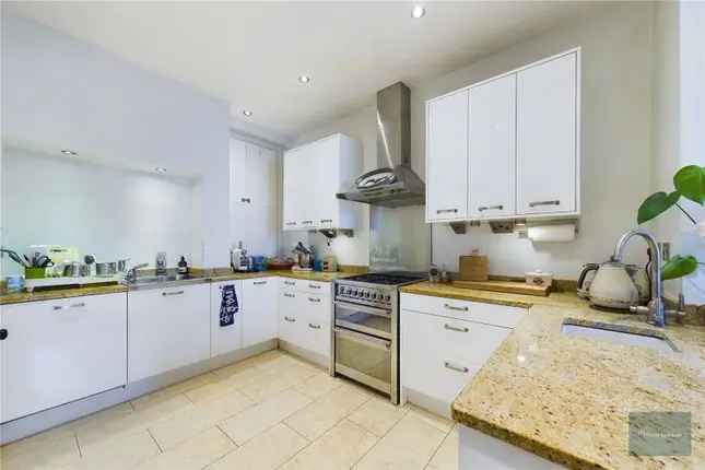 5-Bedroom Townhouse for Rent in Montpellier Bristol