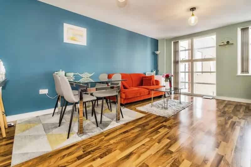2 Bedroom Flat for Sale Manchester M1 Quadrangle Parking Ensuite