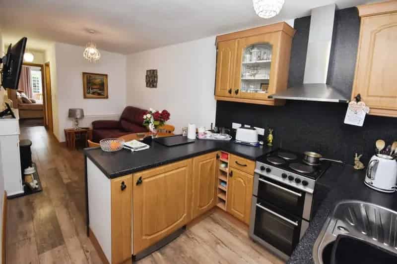 7 Bedroom House with Annex Large Garden and Driveway