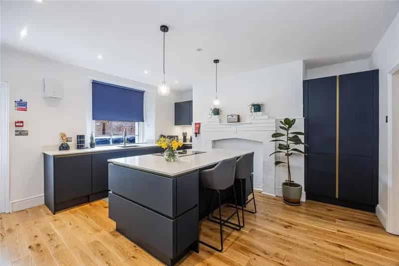 4 Bedroom Grade II Listed Townhouse Exeter