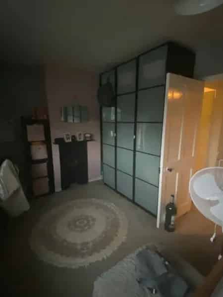 3 Bedroom End Terrace House Large Garden