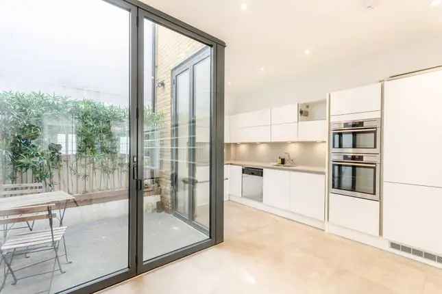 3 Bedroom Terraced House for Sale in Marylebone London NW8