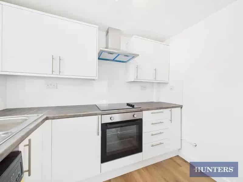2 bedroom Bungalow
 To Let 
Total Size: 571 SQ FT