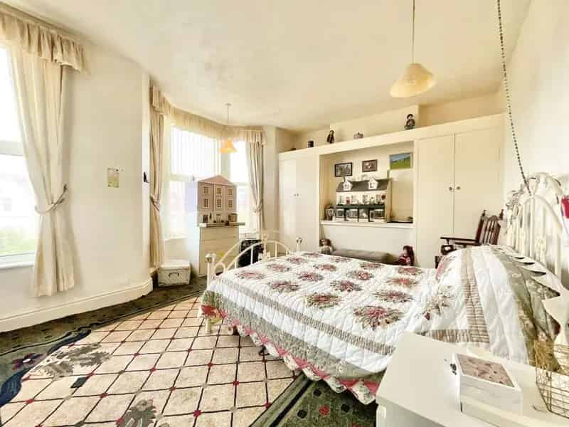3 Bed Detached House For Sale
