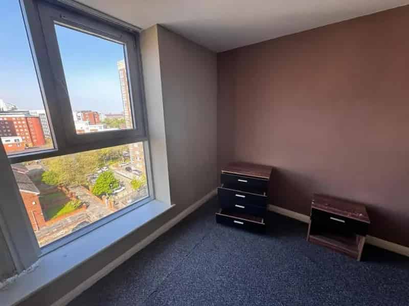 2 Bed Apartment for Sale via Modern Auction