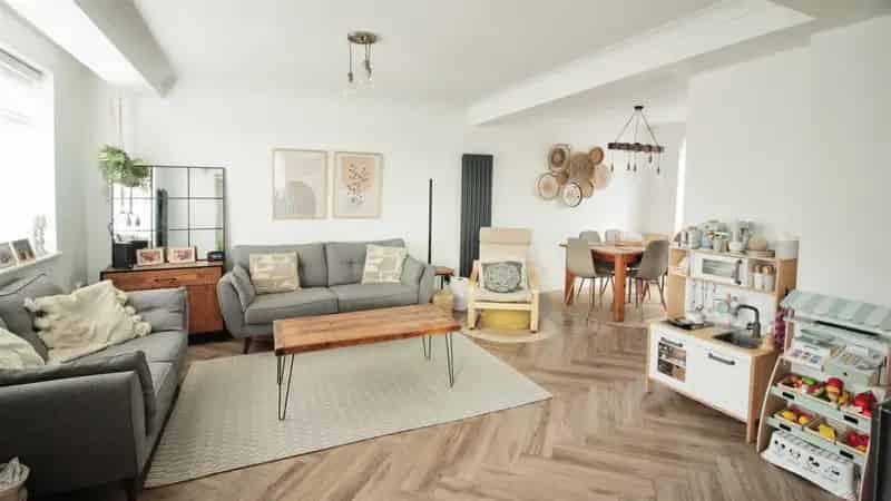 2 Bedroom Semi Detached House to Rent No Chain