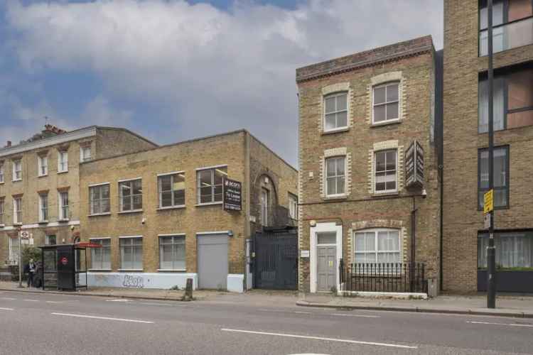 Kings Cross Office Buildings: Two Self Contained Warehouse Spaces