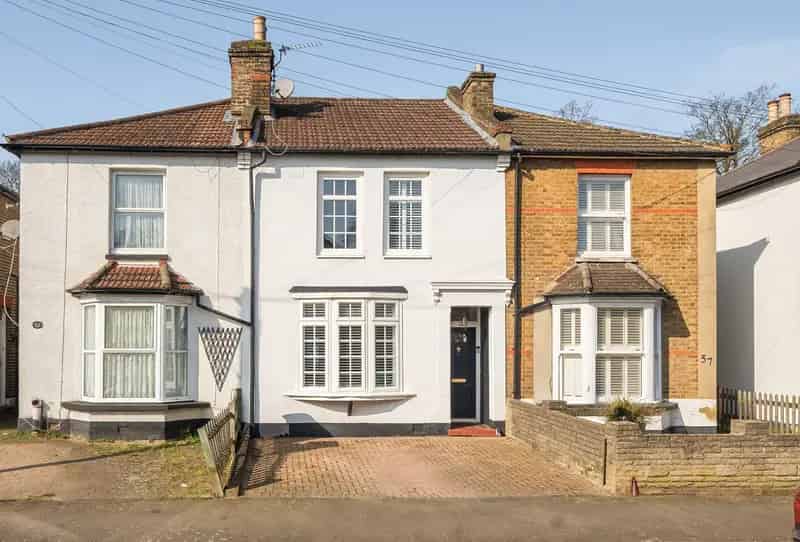 2 bedroom house for sale