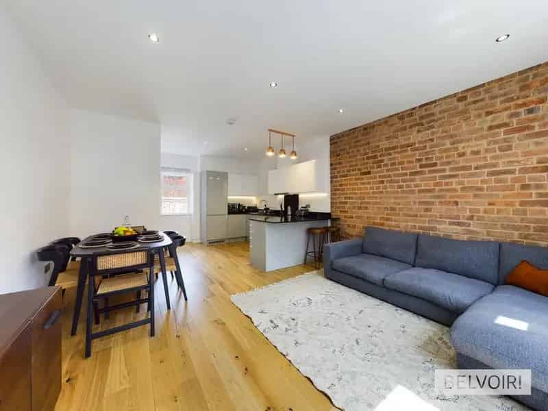 2 Bedroom Flat for Sale