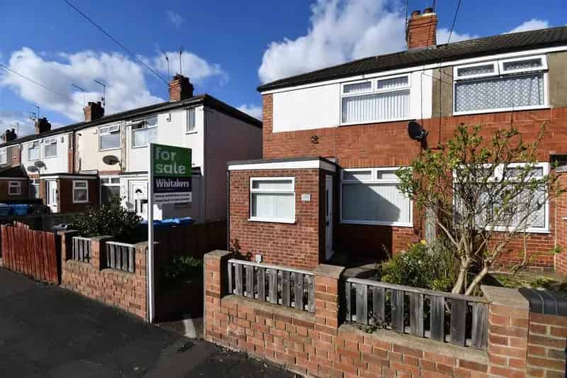 2 Bedroom End Terrace House For Sale No Onward Chain