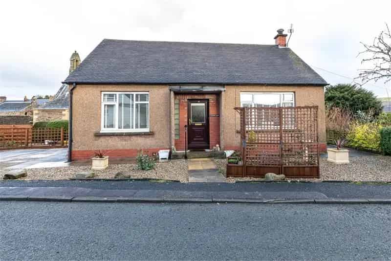 2 Bed Detached Bungalow in Darnick with Garden and Eildon Hills Views