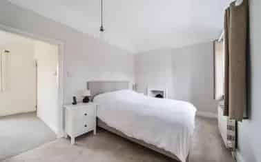 Extended 3-Bedroom Hamstone Cottage Near Amenities