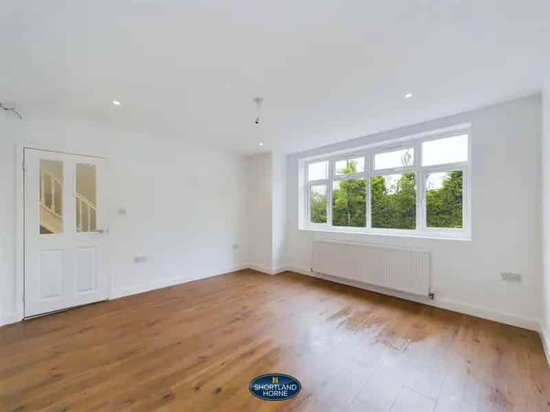 4 Bedroom Semi Detached House to Rent
