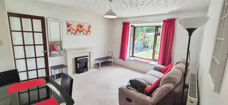 2 Bedroom Bungalow Near Transport Links and Amenities