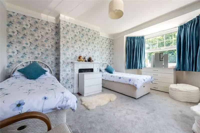 5 Bed House with Self Contained Annex for Sale