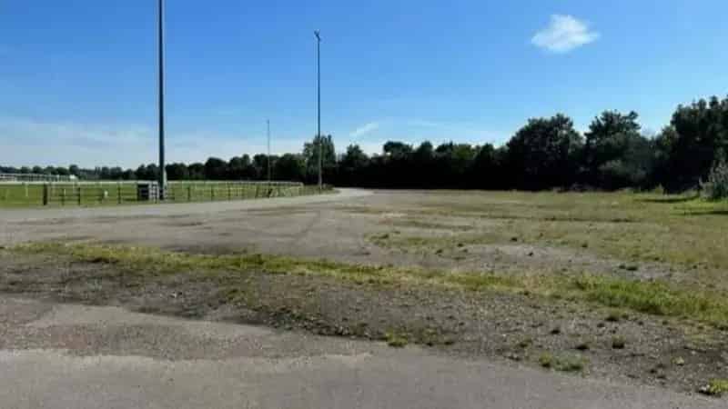 Open Storage Units for Vehicles and Bulk Items