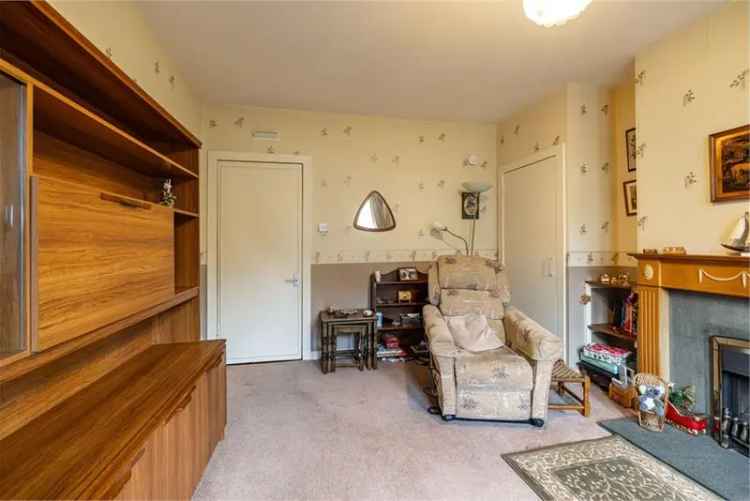 2 Bed Flat - Ground Floor with 1 Reception Room