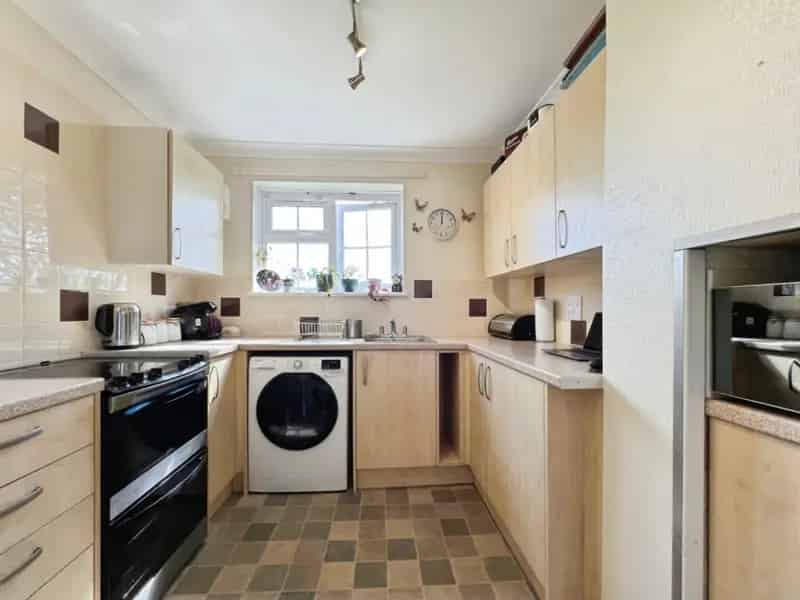 3 bedroom House
 To Let